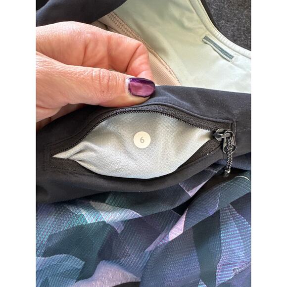 Lululemon Women's Run Times Short 4" Pretty Prism Multi / Black, Size 6, EUC - Picture 4 of 5